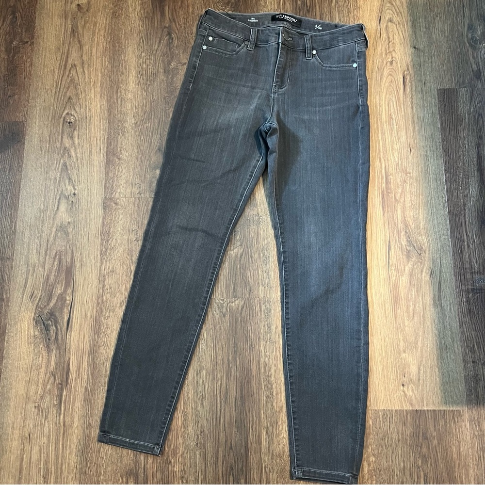 Liverpool jeans size 28/ 6 meteorite color